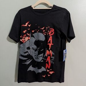 NEW! Batman T-Shirt Youth M (10/12) *Q1